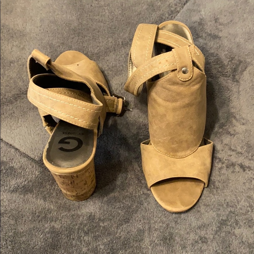 G by Guess neutral suede heels